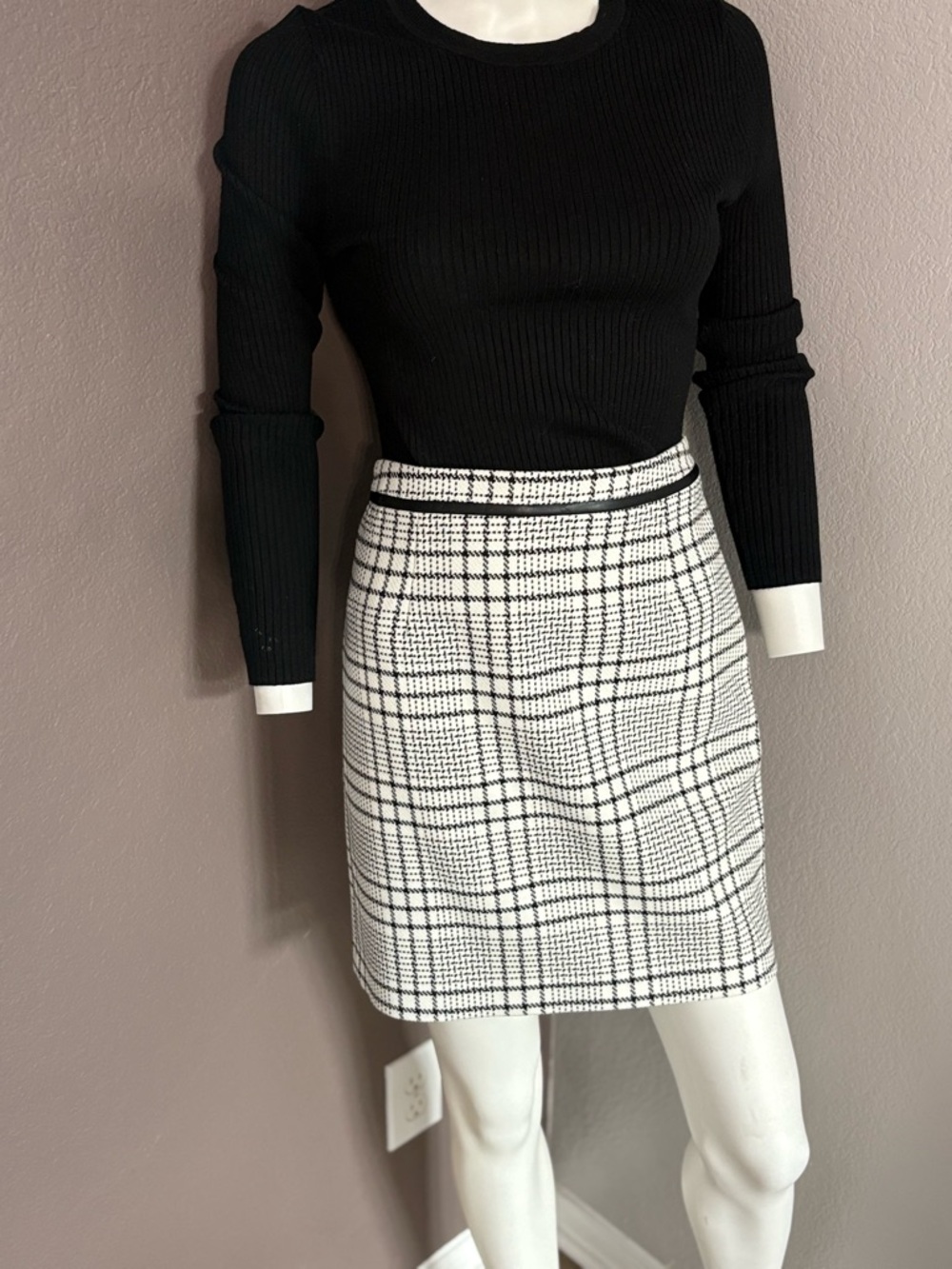 White House Black Market Black and White Plaid Mini Skirt - Picture 5 of 5